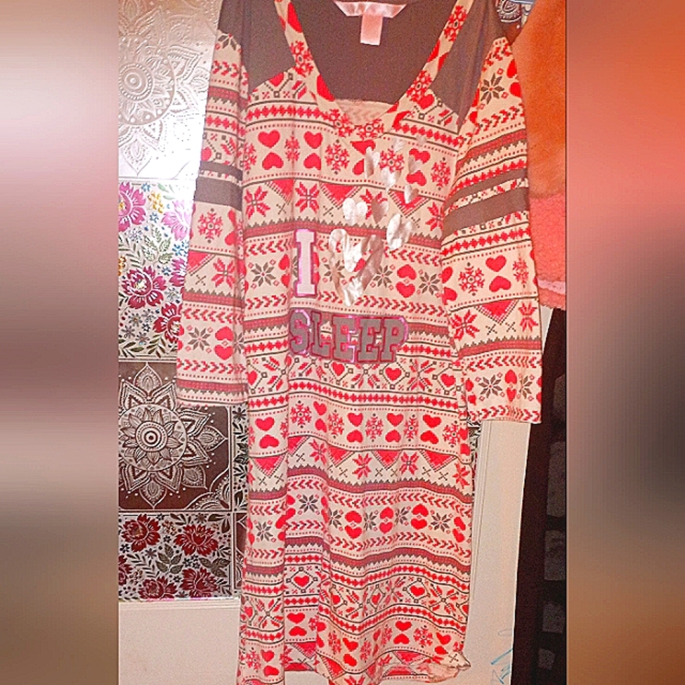 Nightgown - Picture 2 of 2